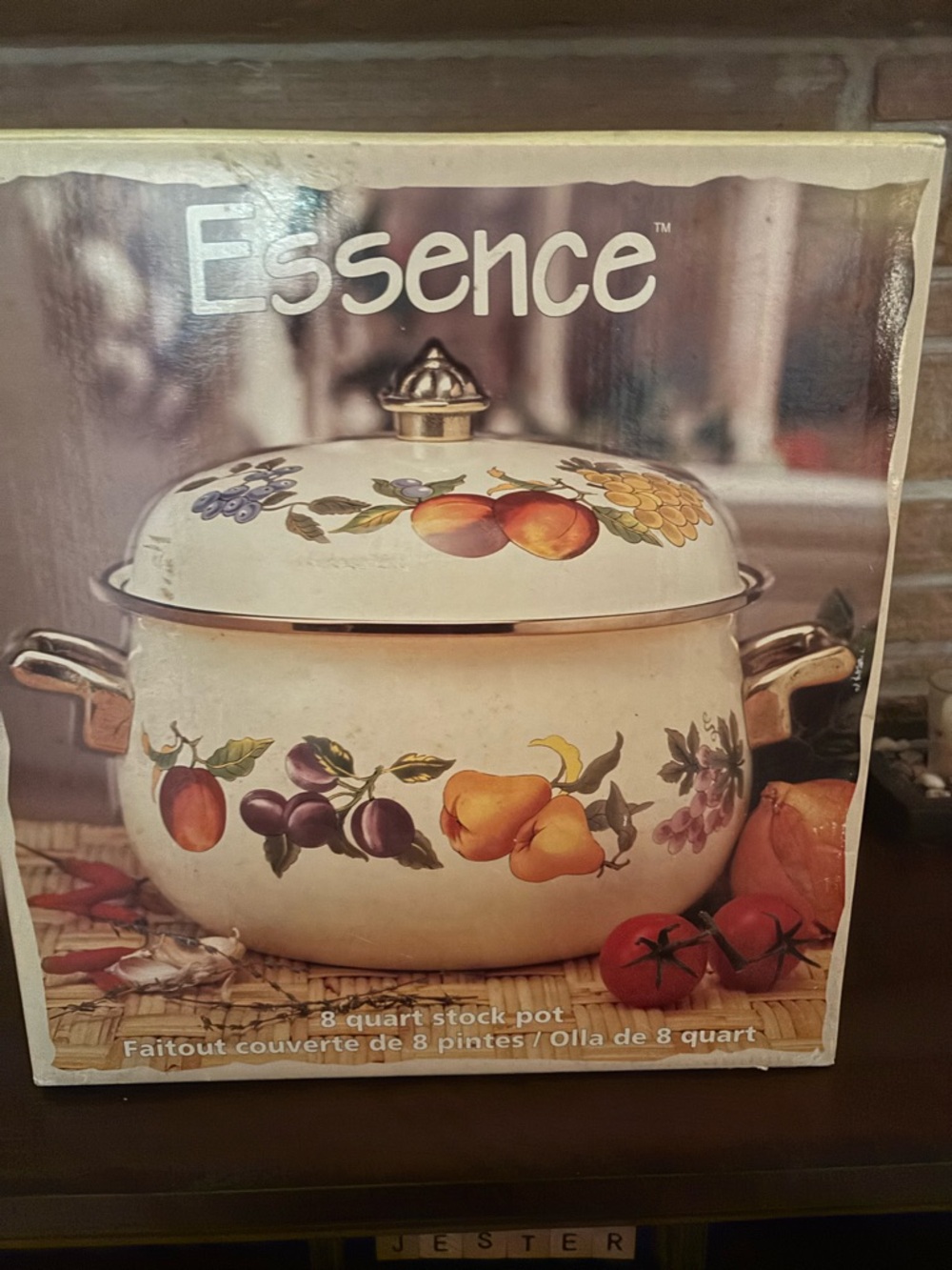 Cream Fruit-Pattern 8-Quart Stock Pot with Lid